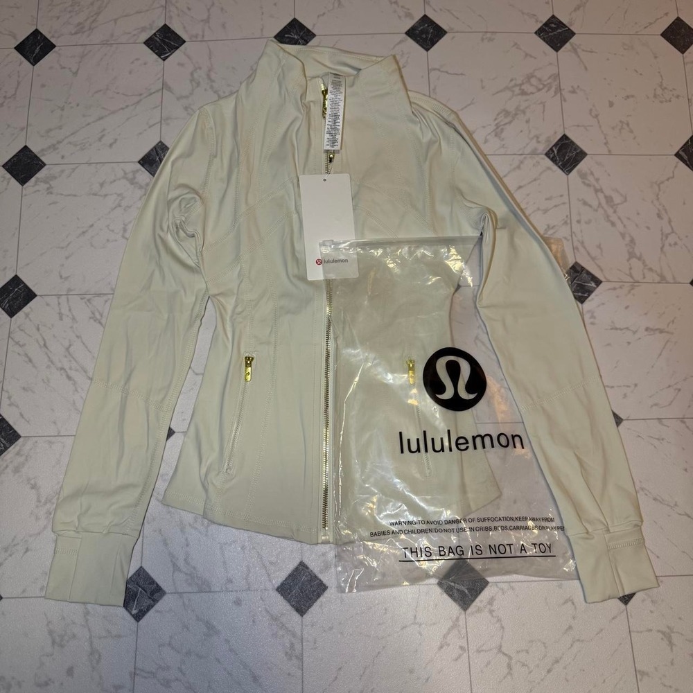 Lululemon Define Jacket Cream NWT Size 4